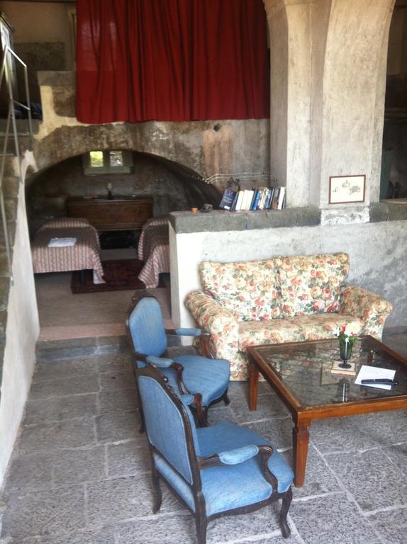 ザッフェラーナ・エトネーア La Rocca Della Rosaヴィラ 部屋 写真